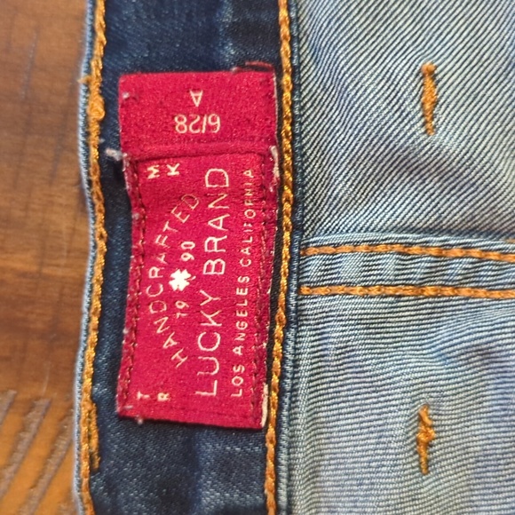 Lucky Brand Women's Dark Wash Denim Jeans Classic Bootcut Style - Picture 4 of 7